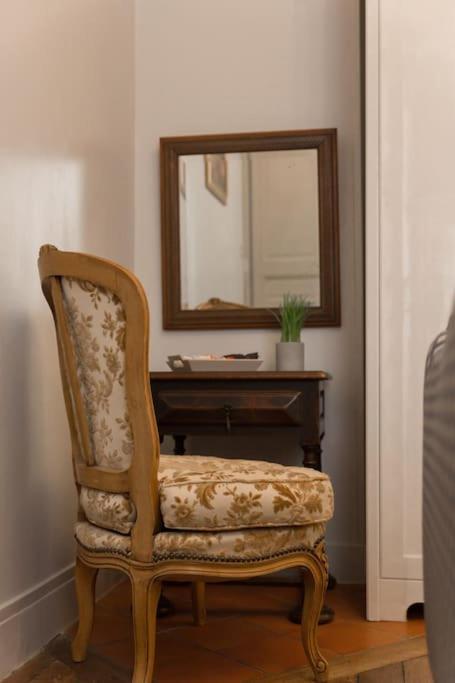 * Le Versaillais*2 Min A Pied Du Chateau Versailles Room photo