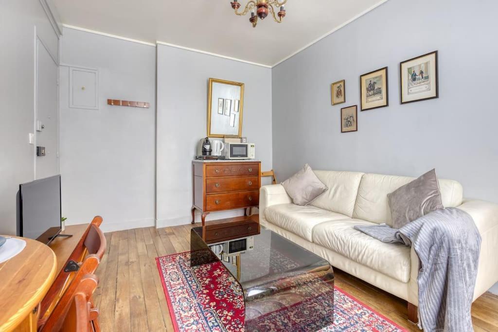* Le Versaillais*2 Min A Pied Du Chateau Versailles Room photo