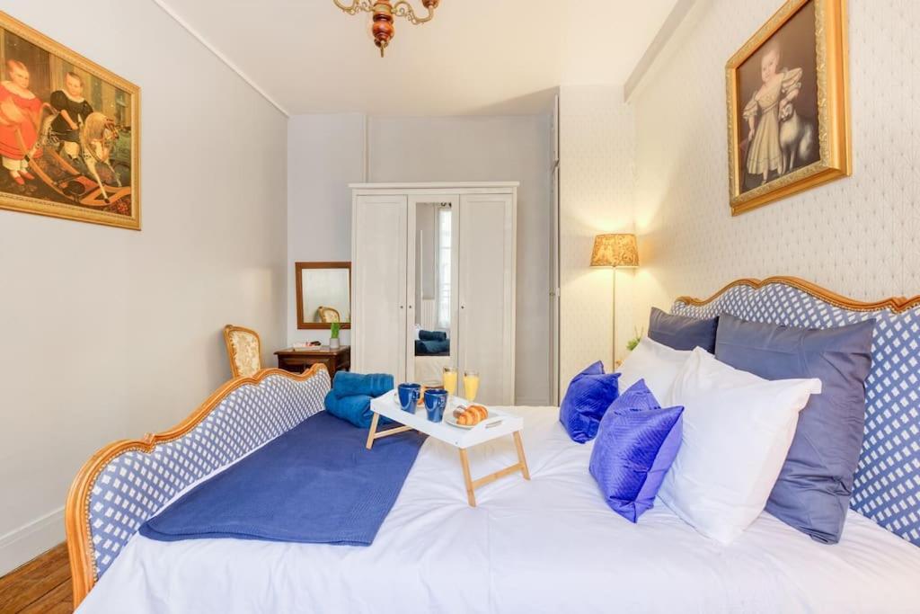 * Le Versaillais*2 Min A Pied Du Chateau Versailles Room photo